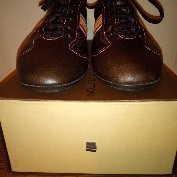 LOUIS VUITTON SNEAKERS - Picture 3 of 14